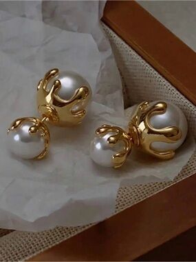 18k gold pearl stud earrings retro 🤍